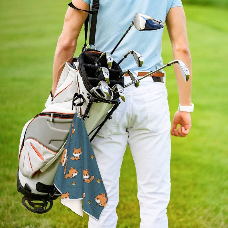 Playful Baby Foxes Golf Towels for Golf Bags for Men Women, Cute Fox Microfiber Golf Towels with Carabiner Clip Golf Accessories Golf Gifts