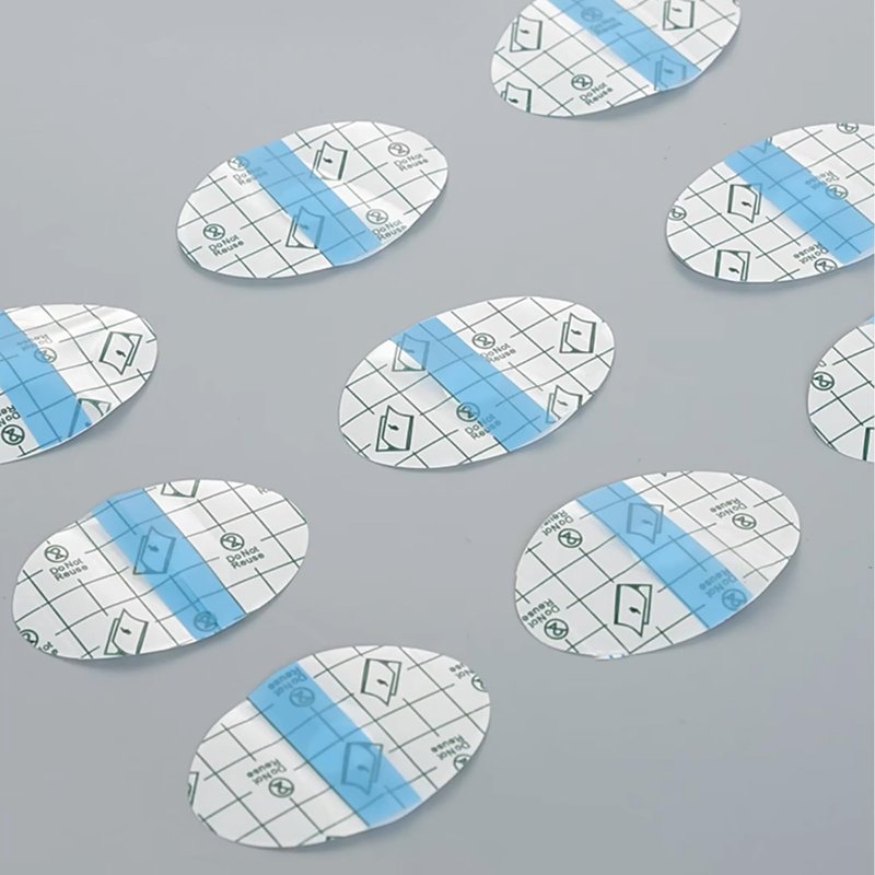 200pcs Transparent Stretch Adhesive Bandage Waterproof Bandage, Ellipse Transparent Film Dressing Tapes for Swimming Shower (1.7 * 2.6 Inch)