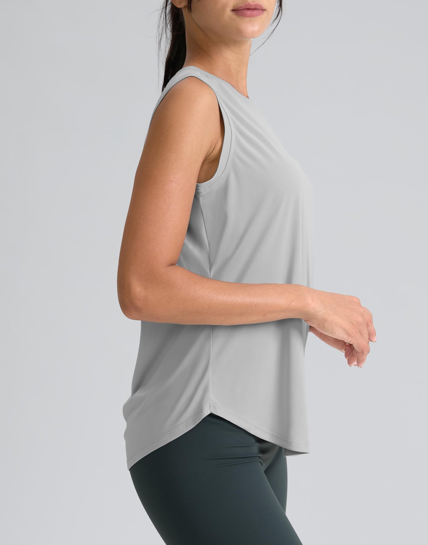 SANTINY Women's Sleeveless Workout Tops Breathable Lightweight Active Tennis Yoga Shirts Athletic Running Tank Tops for Women (Light Grey_XS)