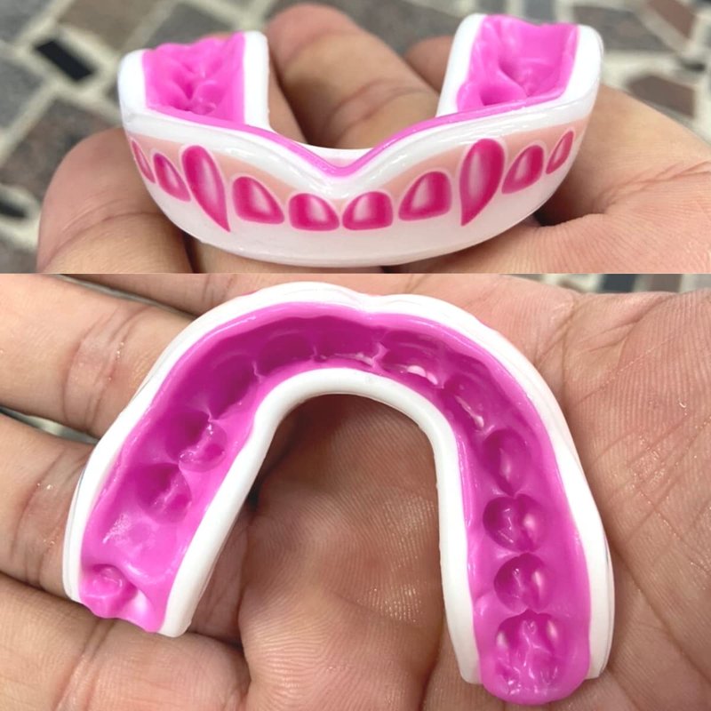 Oral Mart White/Pink Youth Vampire Fangs Mouth Guard for Kids - Youth Mouthguard for Karate, Football, Martial Arts, Taekwondo, Boxing, Rugby, BJJ, Muay Thai, Soccer, Hockey (with Free Case)