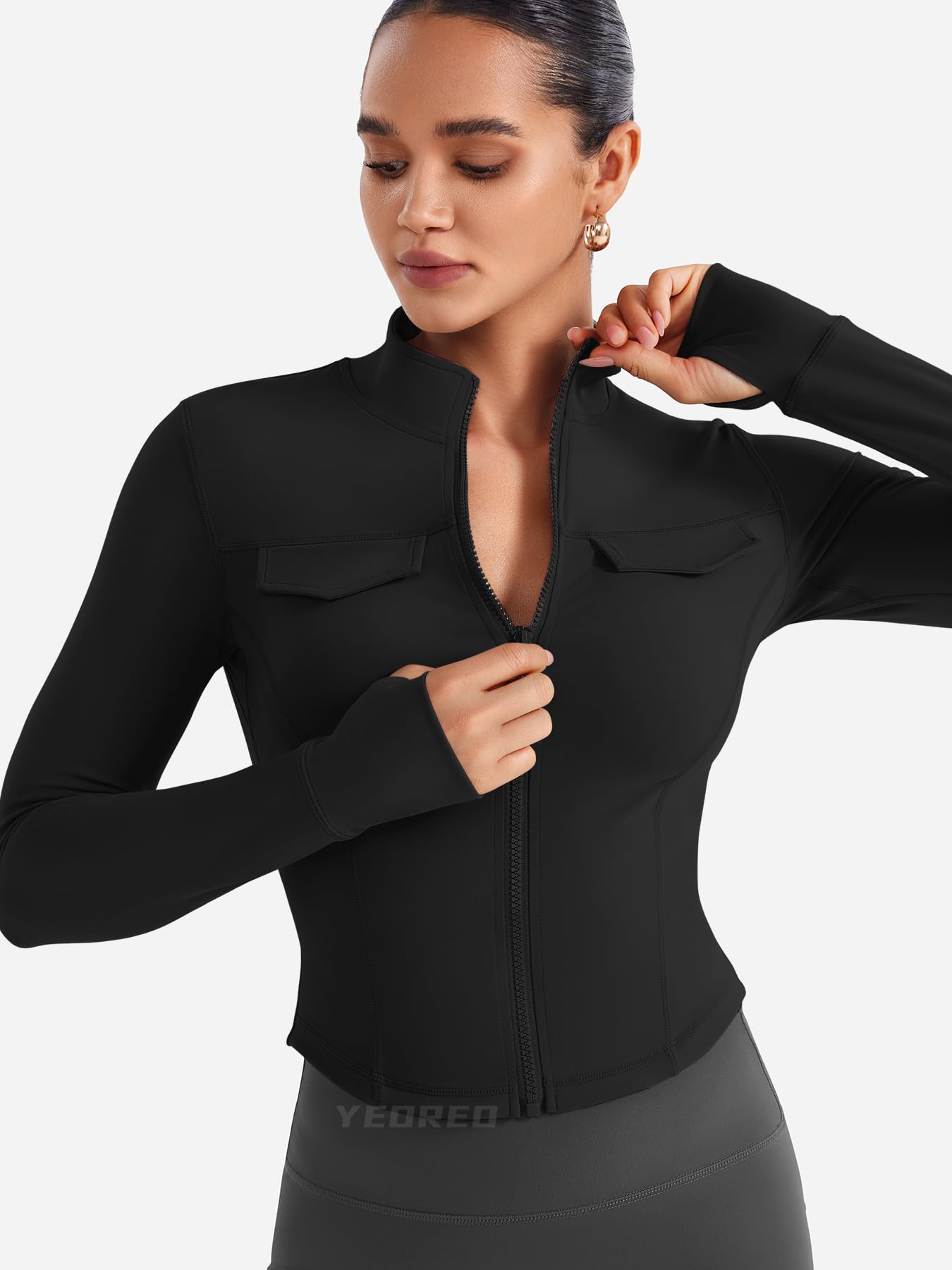 YEOREO CoreFlex Womens Workout Jackets Cropped Zip Up Athletic Jackets Arsene Slim Fit Yoga Running Tops with Thumb Holes Black M