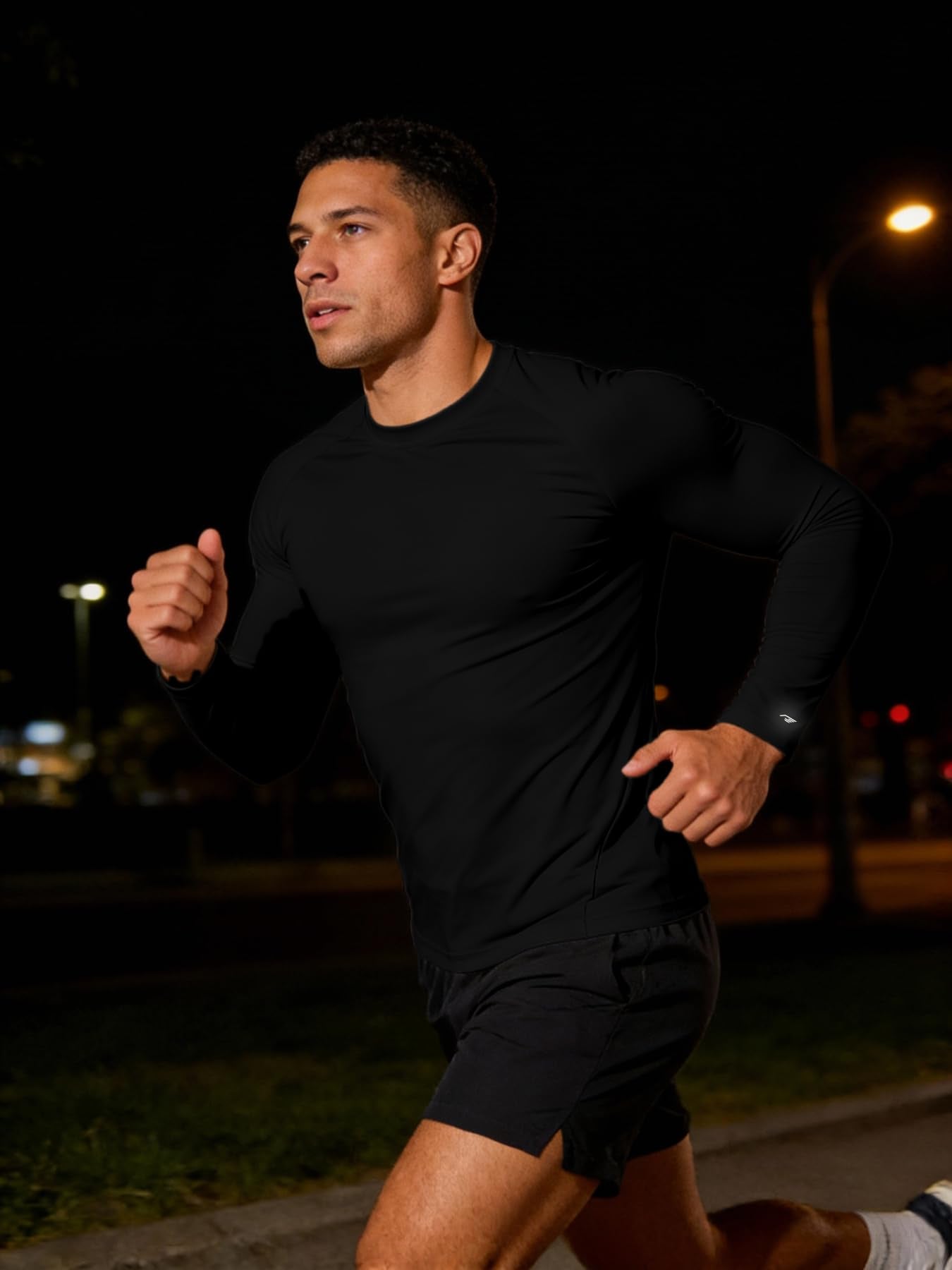 RGJU Long Sleeve Athletic Shirt Men Slim Fit Outdoor Running Thermal Crewneck Tops Base Layer T-Shirt Moisture Wicking(Black,M)