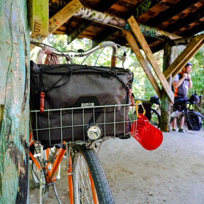 Two Wheel Gear - 4 in 1 Dayliner Box Bag (20 Liter) - Water Resistant Rolltop for Bike Handlebars, Rack Trunk or Basket with Shoulder Strap (Graphite Grey)