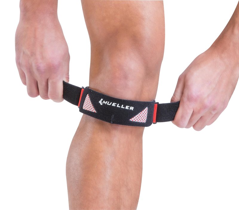 MUELLER Sports Medicine Advanced Patella Strap for Men and Women, Knee Compression and Pain Relief Support, Ideal for Osgood-Schlatter's, Runner's Knee, Patellar Tendinitis, Black, One Size