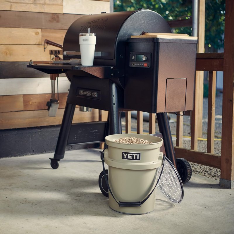 YETI Loadout 5-Gallon Bucket - Durable Impact Resistant Fishing & Utility Bucket