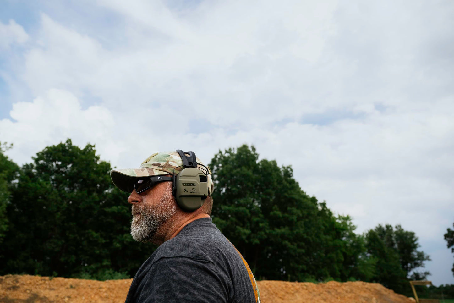 WALKER'S Recon Digital Muffs - Durable IPX4 Weather-Resistant HD Speakers Hunting Range Shooting Hearing Protection Electronic Muffs, 3.5mm Audio Jack, 2 AAA Batteries Included, Flat Dark Earth