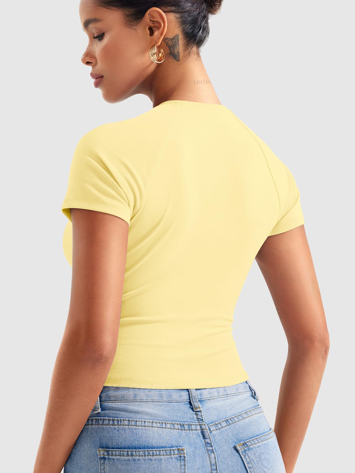 YEOREO Women Tops Baby T-Shirt Short Sleeve Crew Neck Going Out Crop Top Corriny Slim Fit Workout Basic Baby Tee Cream Yellow M