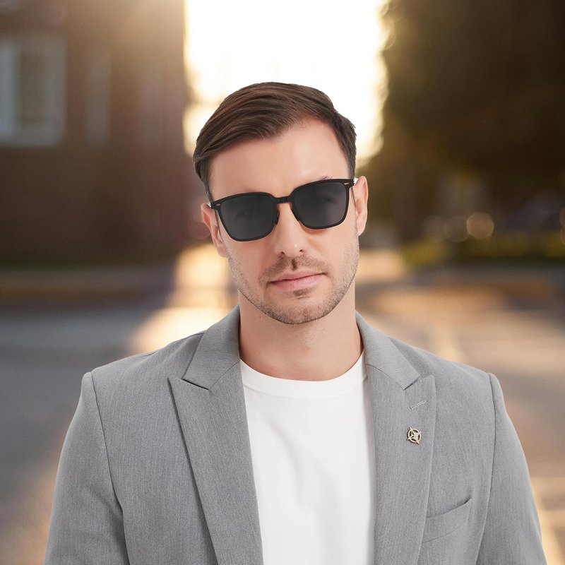 GMKATEYE Foldable Sunglasses Polarized for Women & Men - UV400 Protection Ultra Lightweight & Comfortable, Folding Classic Black Shades for Travel Driving