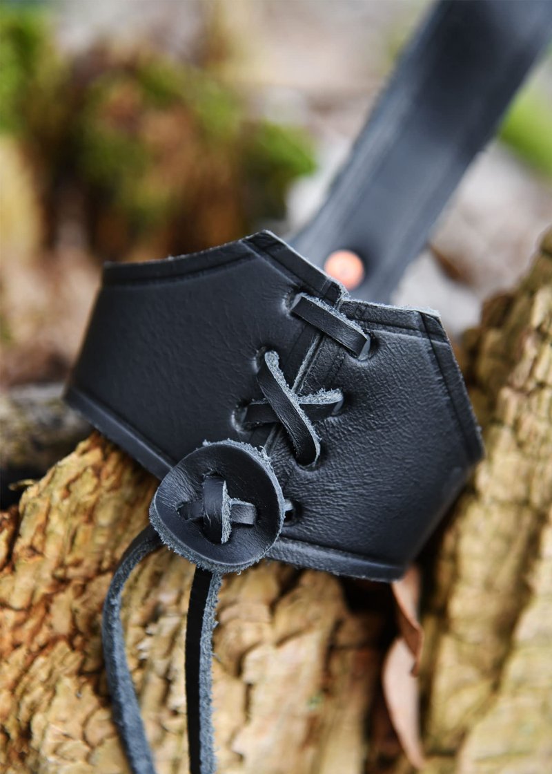 Battle-Merchant Leather Horn Holder Cowhide Belt Holster with Lacing Viking LARP Reenactment Black, Large – fits horns approx. 14–20 fl oz