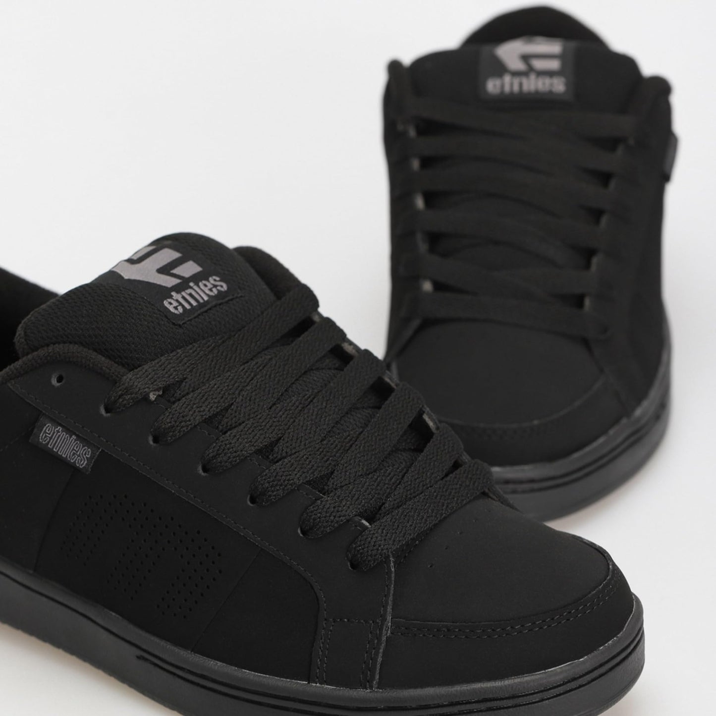 Etnies Kingpin - Classic Skate Heritage Fashion Style with on-Trend Puffy Look, Reinforced Cupsole - Black/Black - 10.5