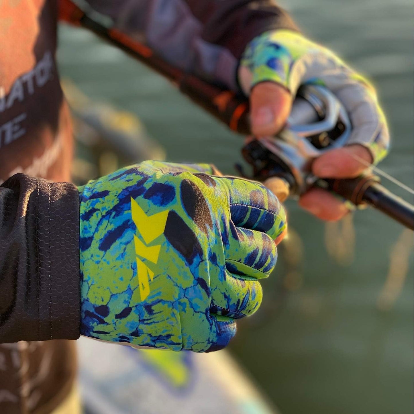 KastKing Sol Armis Fishing Gloves - UPF 50+ UV Protection for Outdoor Activities | Ideal for Kayaking & Rowing