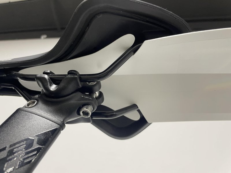 Bike Fender, Tool-Free Rear Fender for Road & Mountain Bikes, Flexible Mud Guard for Back Seat, Stylish Splash Guard for Cycling Enthusiasts (Color 2)