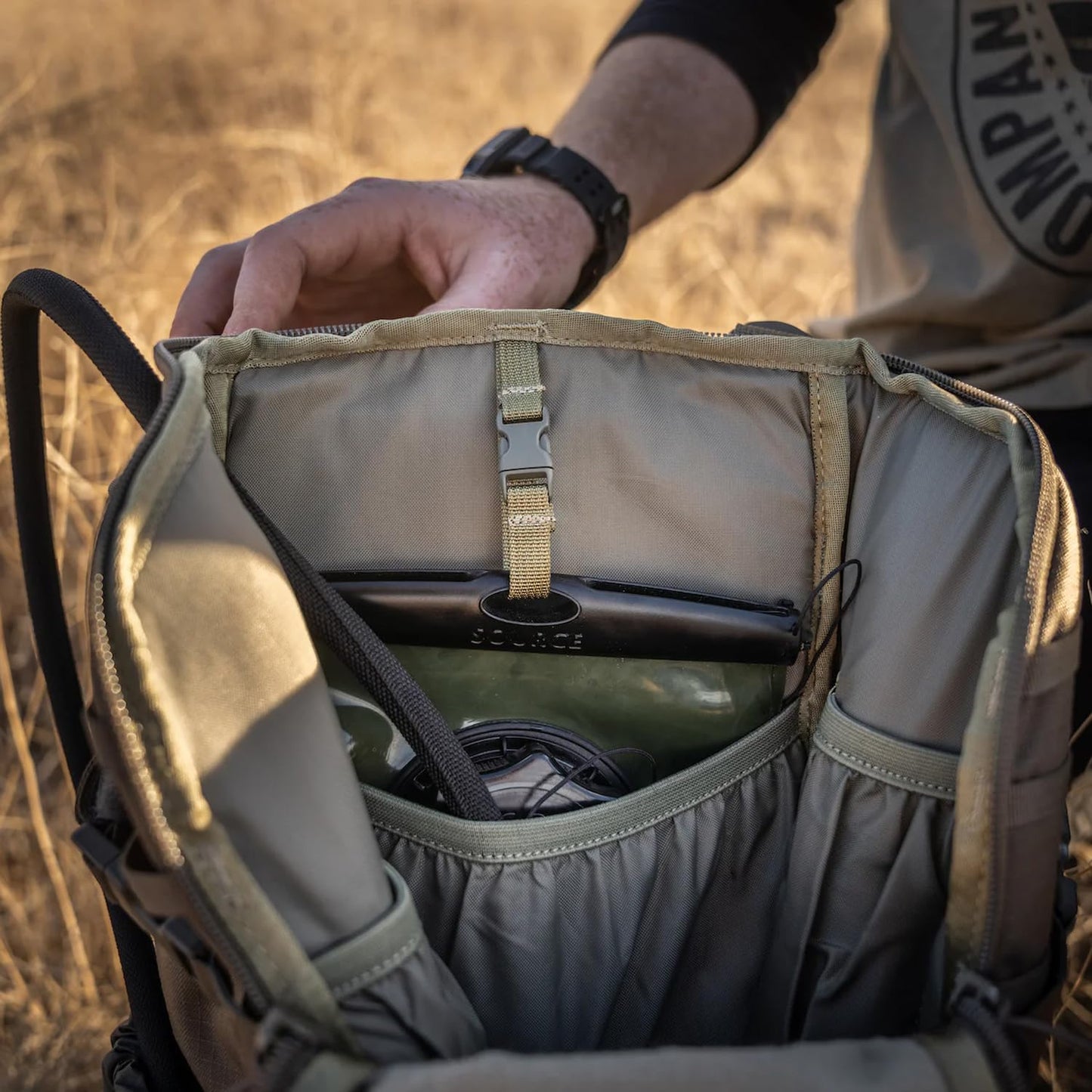 Eberlestock Bandit Pack - Rugged EDC Backpack Built For The Office Or The Outdoors (Team Elk)