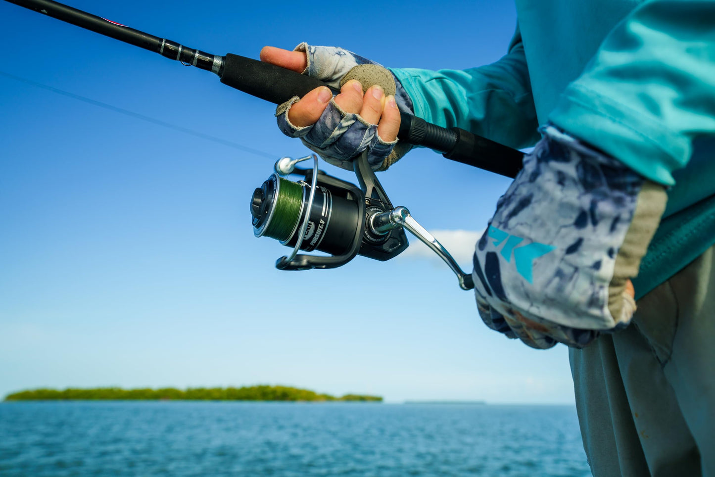 Penn Pursuit V Spinning Fishing Reel, Size 5000, Corrosion-Resistant Graphite Body, Lightweight Aluminum Superline Spool, HT-100 Drag System