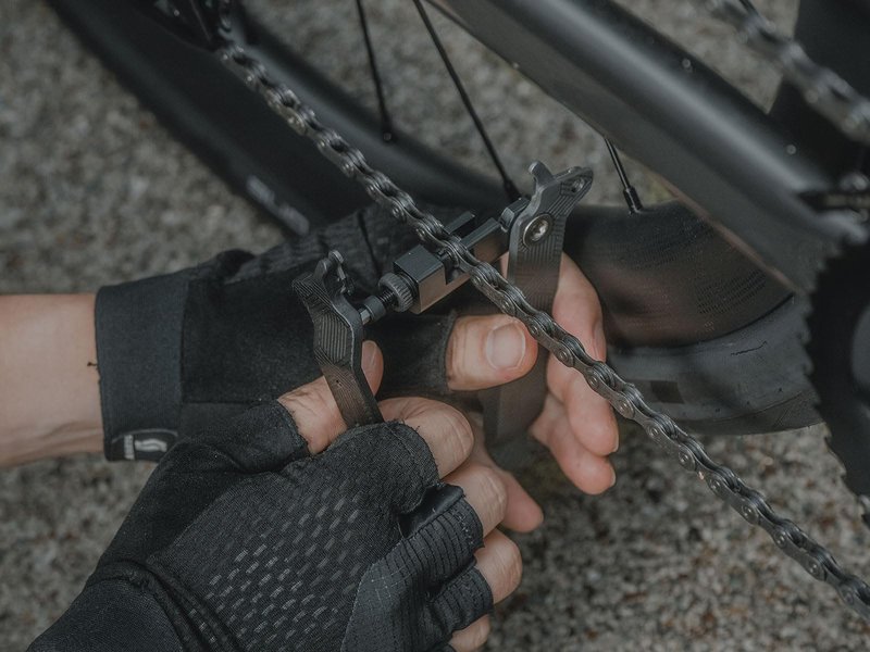 Topeak Power Lever Pro – 5-in-1 Multi-Function Bike Tool with Chain Tool, Master Link Pliers & Dual Tire Levers – Compatible with 13-Speed Chains, Compact & Durable Design