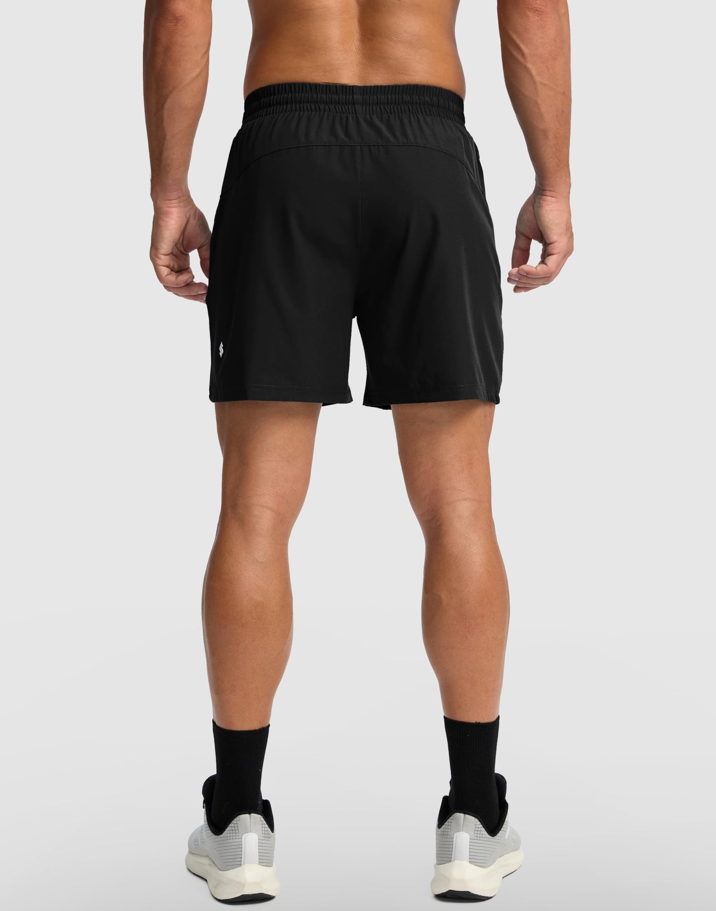 Soothfeel Men's Athletic Running Shorts with Zipper Pocket 5 Inch Quick Dry Tennis Gym Workout Shorts for Men(Black, Medium)