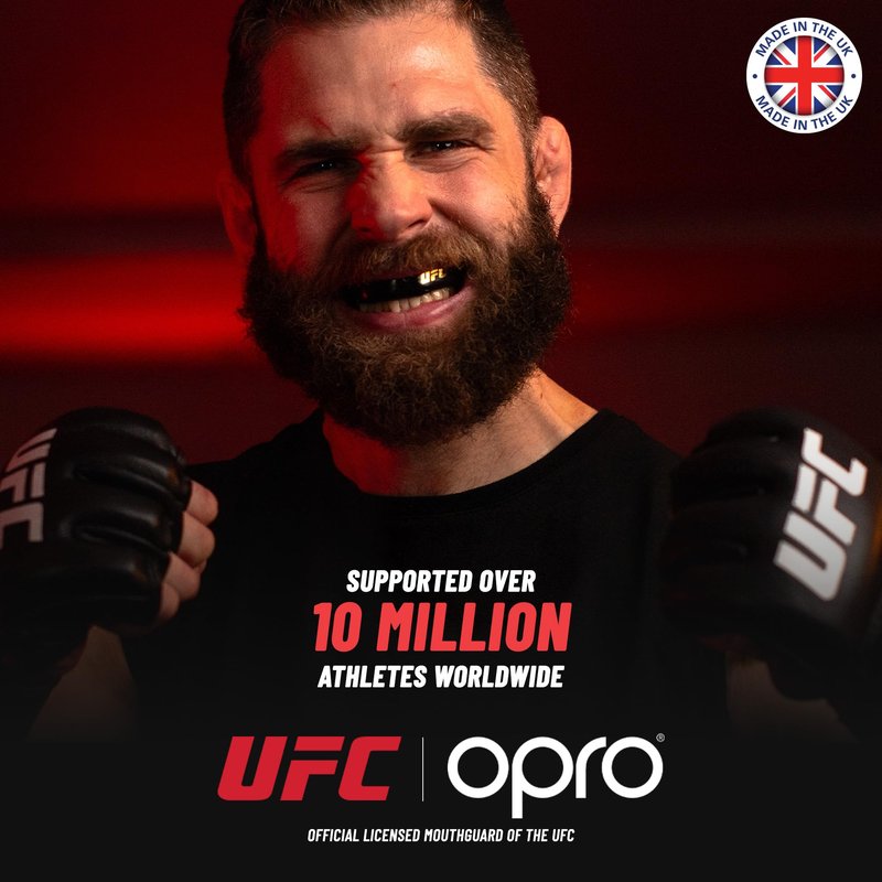 OPRO Silver Level UFC Moldable Mouth Guard Essential Fit (Black/Red) Adult & Kids Boxing Mouthguard for MMA & Impact Sports, Self-Fit Mouth Guard for Sports, Football, Hockey - Includes Case