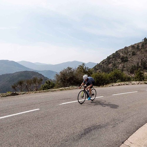 Schwalbe - Pro One Road Race Tubeless Folding Bike Tire | 700c x 28 | Black/Tan Sidewall, Single Tire