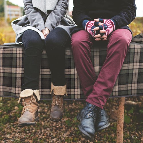 DUKUSEEK Stadium Blanket for Outdoor Sports, Waterproof Hooded Blankets, Windproof Warm Fleece Blankets for Camping Stadium, Beach, Picnic, Concerts, Car, Dog, 79"x 59"