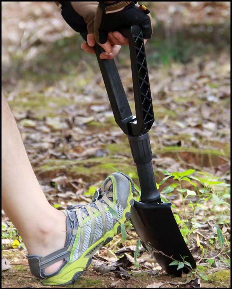 Outdoor Emergency Folding Shovel, 24 inches in Length, Made of high-Hardness Carbon Steel, with Serrated Edges, andequipped with a Carrying Bag. Suitable for Camping and Other Outdoor Activities.