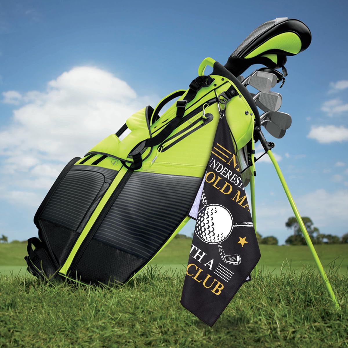 GEYGIE Never Underestimate an Old Man with A Golf Club Printed Microfiber Golf Towel, Funny Golf Towel Gifts and Golf Accessories for Men Dad Grandpa, Birthday Gift for Golf Lover