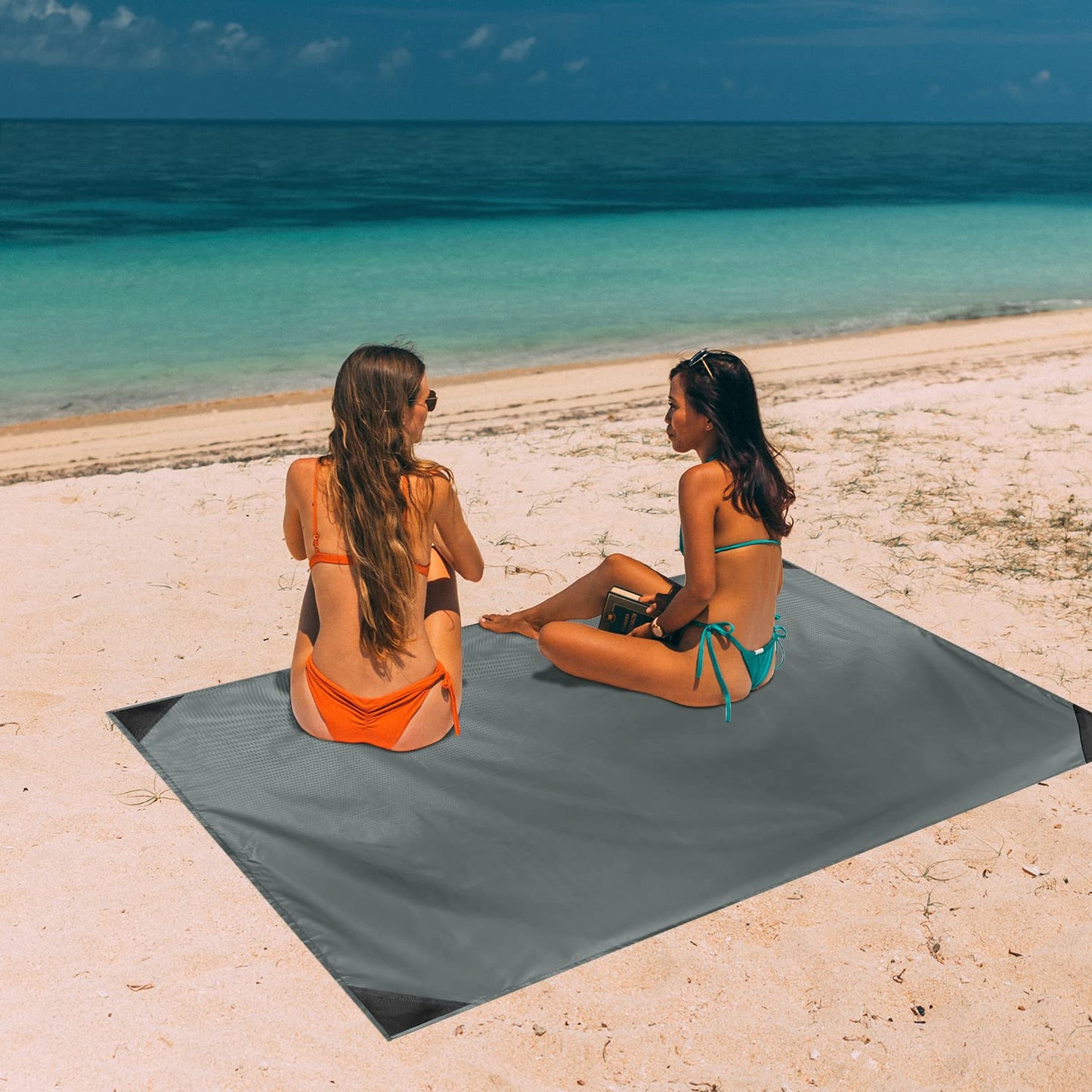 Odoland Beach Blanket Picnic Blanket, 43" x 63" SandProof Waterproof Outdoor Pocket Blanket with Portable Bag, Foldable Lightweight Sand Free Quick Drying Beach Mat for Hiking Camping Travel, Grey