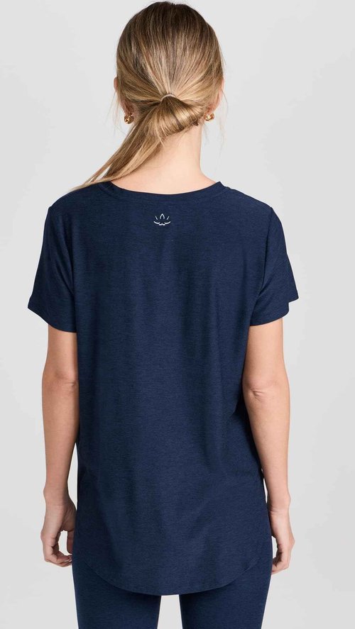 Beyond Yoga Women's Featherweight On The Down Low Tee, Nocturnal Navy, Medium