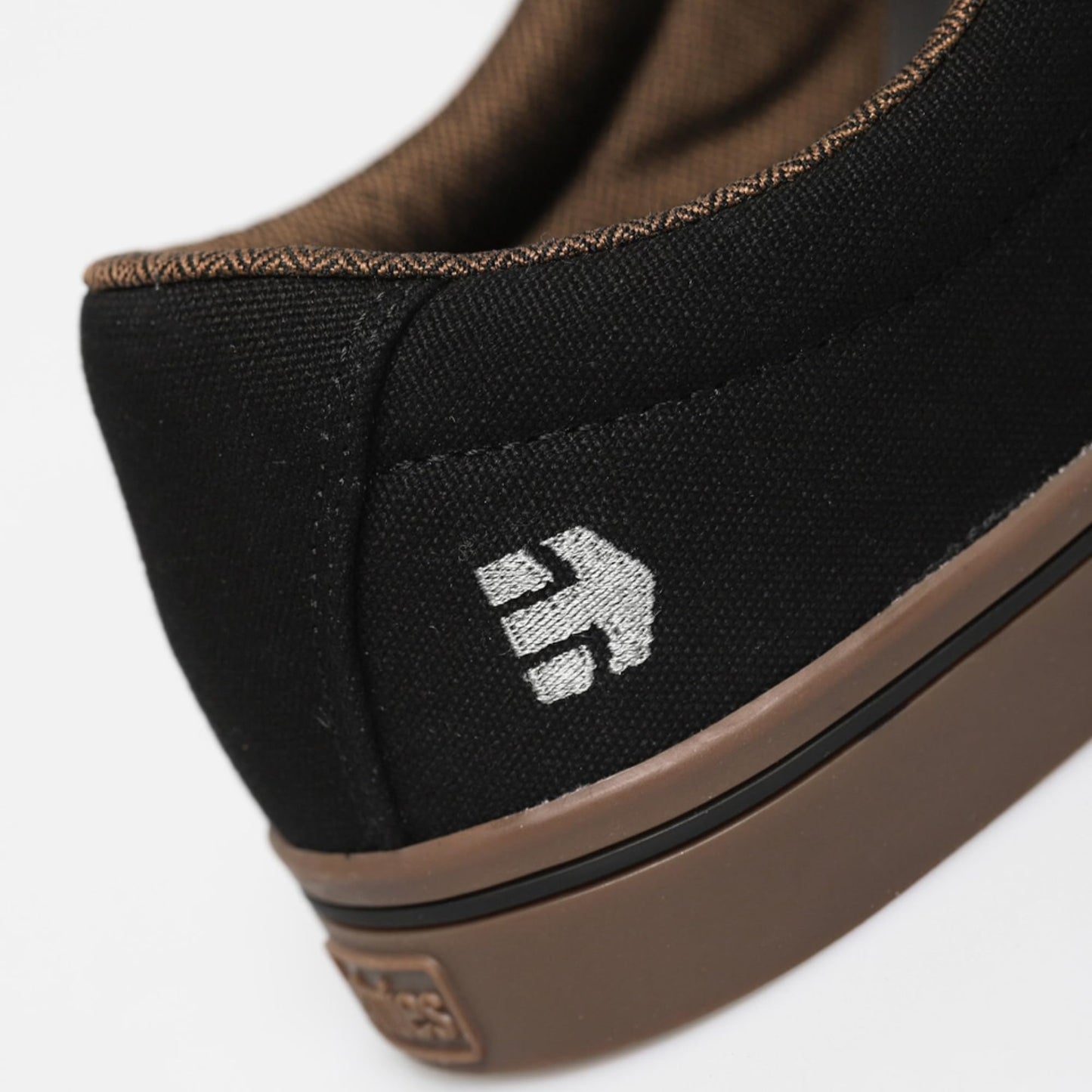 Etnies Jameson 2 Eco Sustainable Skate Style, Reinforced Cupsole, Cushioned Feel, Everyday Sneakers, Vegan - Black/Charcoal/Gum - 6