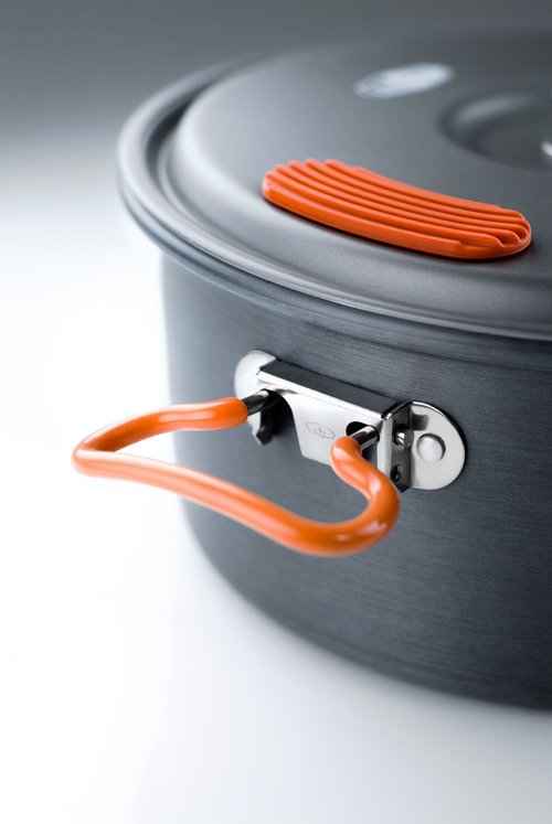 GSI Outdoors Halulite Aluminum Pot, 2L Lightweight Hard Anodized Aluminum Camp & Backpacking Cookware with Lid & Folding Handle