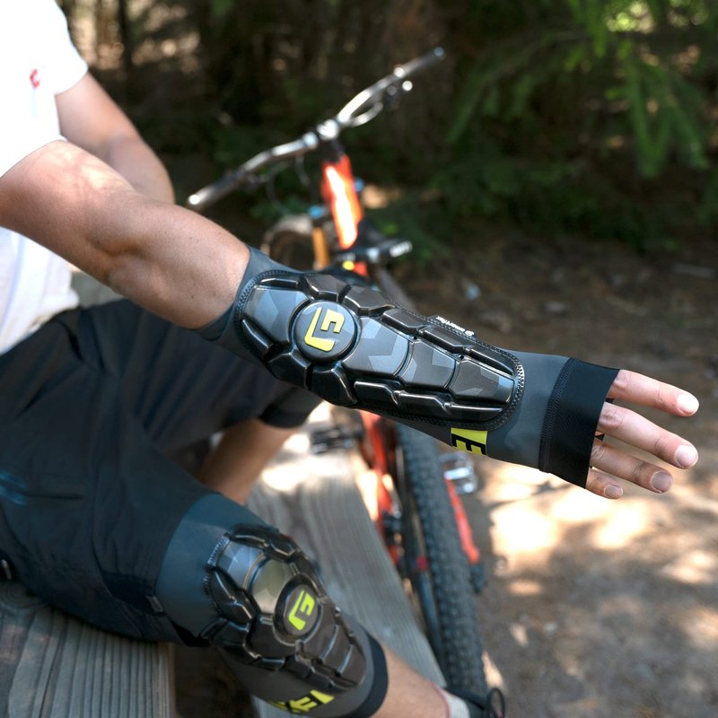 G-Form Pro-X3 Elbow Guards- Mountain Biking Elbow Guards for Athletes - Comfortable & Breathable - Riding & Other Sports - Black, Adult Small