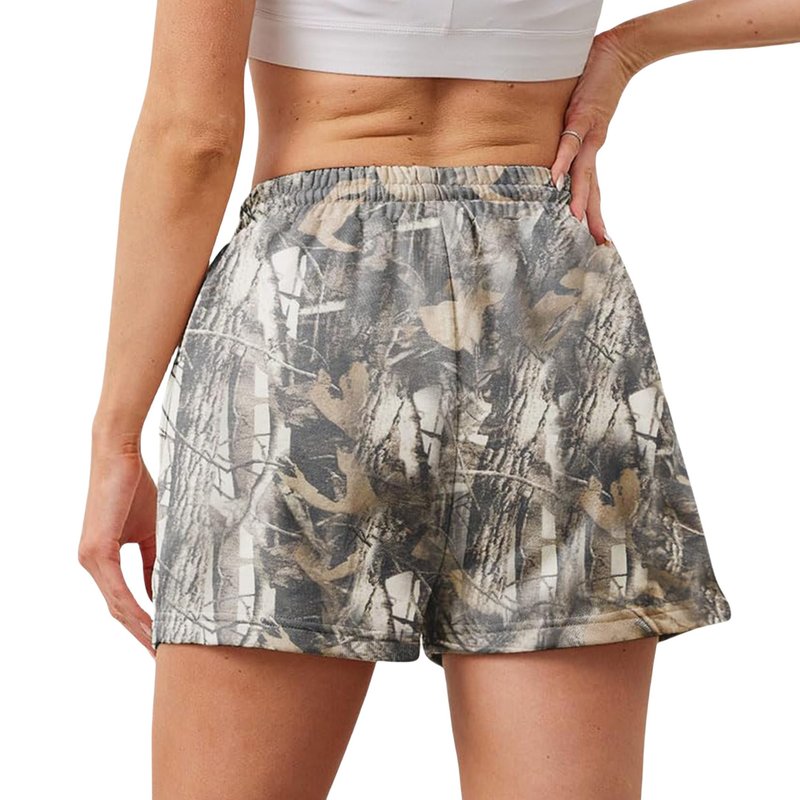 JoinQueen Camo Sweat Shorts for Women Drawstring Elastic Waist Maple Leaf Print Lounge Athletic Shorts with Pockets(5,M)