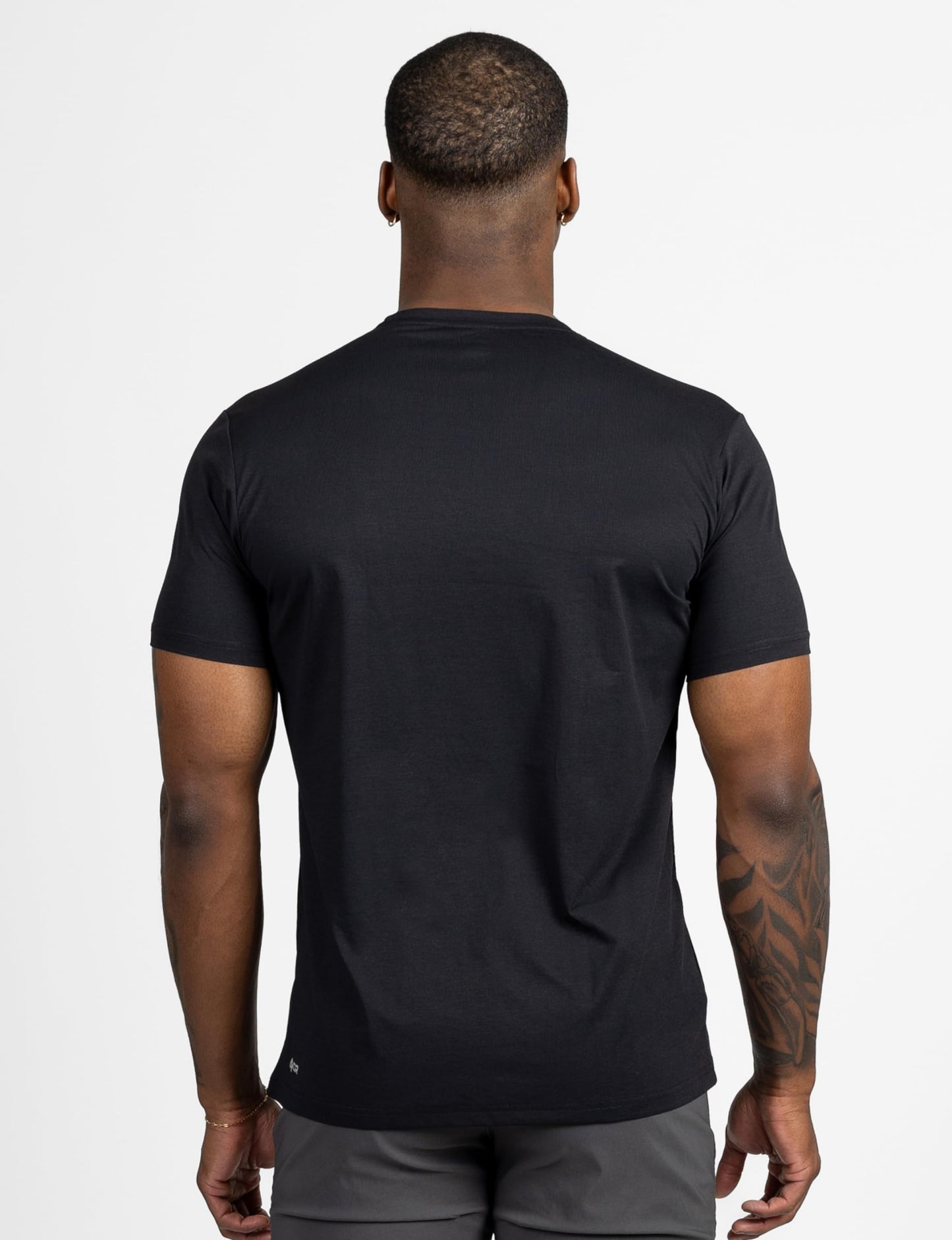 4KOR Fitness Athletic Fit T-Shirt Premium Fitted Short Sleeve Classic Performance Crew Neck T-Shirt (Black, Medium)