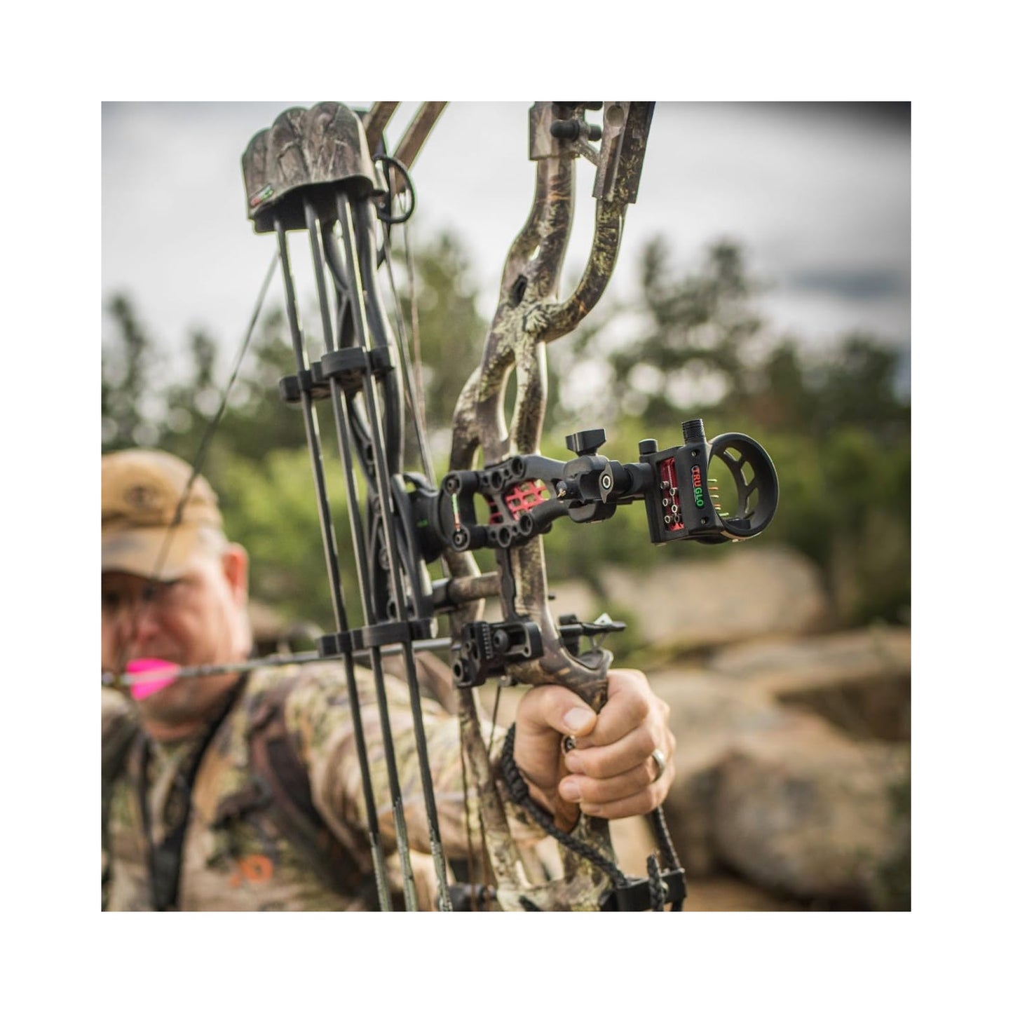 TRUGLO Carbon Hybrid 5-Pin Durable Ultra-Lightweight Micro-Adjustable Bow Sight with Large Circular Field of View, Toolless Micro Adjustment, Black