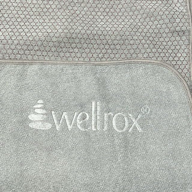 Wellrox Yoga Mat Towel- Anti-Slip, Microfiber Yoga Towels for Hot Yoga Non-Slip- Prevent Injury & Absorb Sweat- 74” x 26” (Grey)