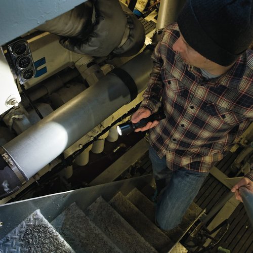 Coast HP7 Handheld Focusing Flashlight, Black