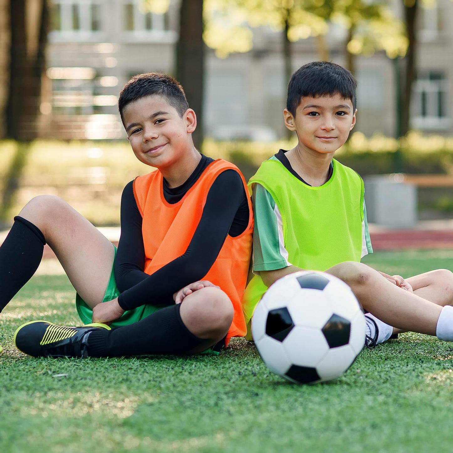 Sintege 12 Pcs Soccer Pinnies Pennies Jersey Scrimmage Vest Sports Practice Jersey Mesh Basketball Vest for Youth Adult Kids(Medium,Green, Orange)