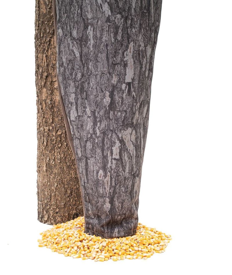 Moultrie 100 Lb Bag Feeder – Gravity-Fed Tree Hugger, No Batteries, Pine Bark Camo, Water-Resistant Fabric