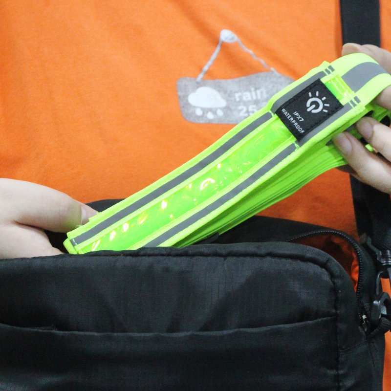 GEESTONE LED Reflective Belt Sash Walking Gear, Reflective Vest Running Gear USB Rechargeable LED Light Up Vest High Visibility Safety Lights for Walkers at Night for Men Women Night Dog Walking Gear