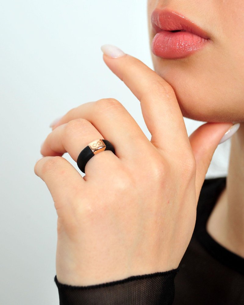Rinfit Women Silicone Wedding Band - Silicone Rings for Her - MetalInfinity & Heart - Black/Metal Rose Gold - Size 5