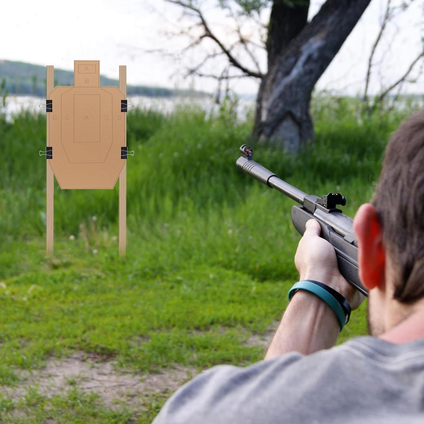 Shooting Targets – 30x18 Inch Cardboard Targets with 4 Clips – Heavy-Duty Corrugated for Pistol & Rifle Practice – Pre-Marked Scoring Zones for Range & Training Use