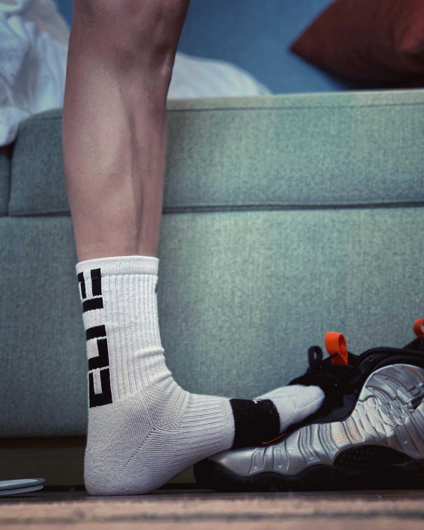 Podinor Basketball Crew Socks for Men and Women, Cushion Performance Athletic Basketball Socks