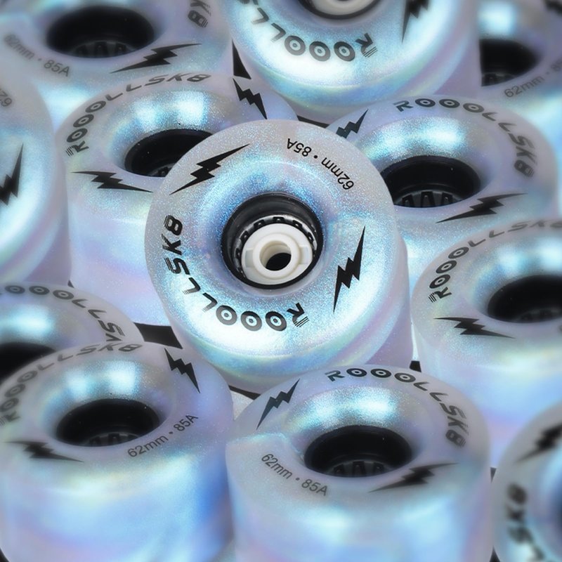 ROOOLLSK8 Roller Skate Wheels Light up Skate Wheels Indoor and Outdoor Glow Quad Skate Wheels 85A 62MM (pearl sliver)