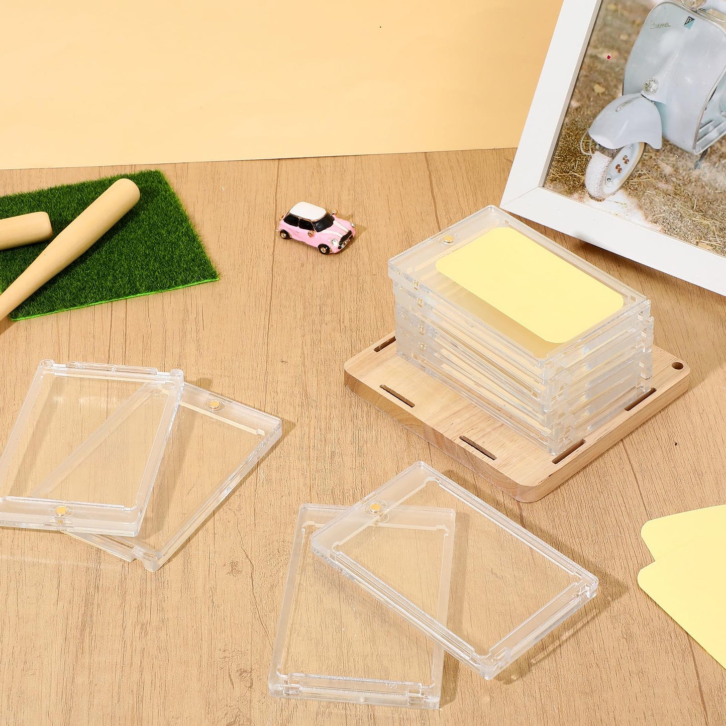 20 Pcs Magnetic Card Holder, 100pt One-Touch Card Holder, Hard Plastic Magnetic Cards Case, Display Case Protector for for Trading Cards, Magnet Case, Sports, Football, Baseball Cards Holder