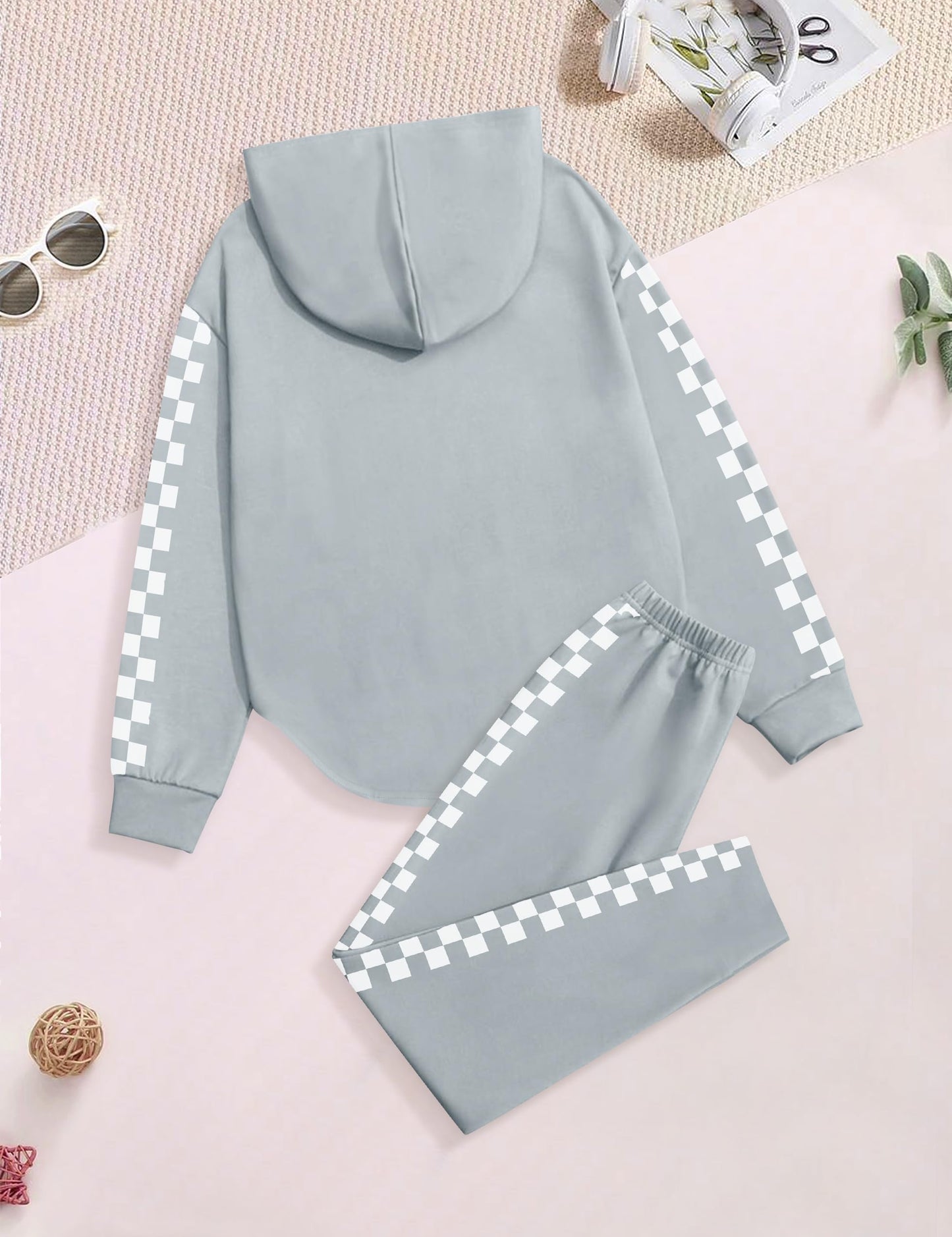 KANGKANG Teen Girl Clothes, Girls Clothes Size 10 12 Fall Winter Outfits Trendy Graphic Gray Hooded Sweatsuits Tops + Sweatpants 2Pcs Girls' Clothing Sets