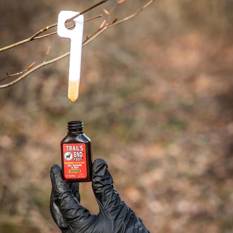 Trail’s End #307 Buck Lure - All-Season Doe Estrus Scent with Complex Blend | 1 FL OZ Bottle + 2 Key-Wicks