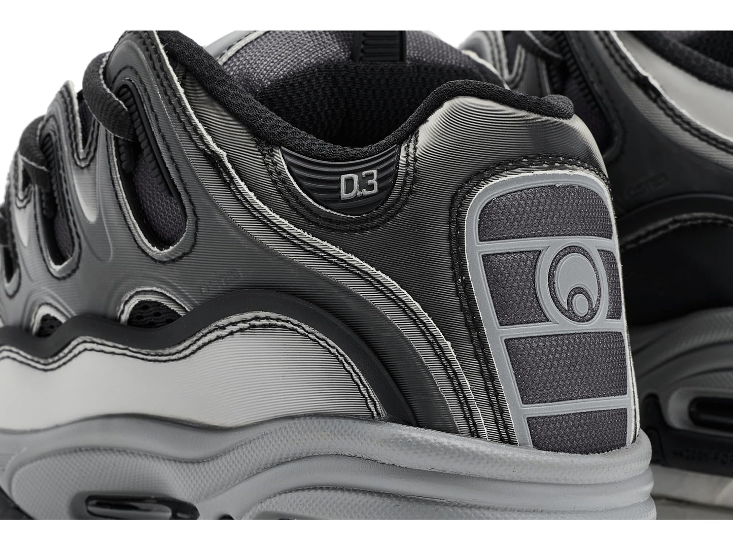 Osiris Mens D3 2001 Silver/Black/Holo 11 Medium