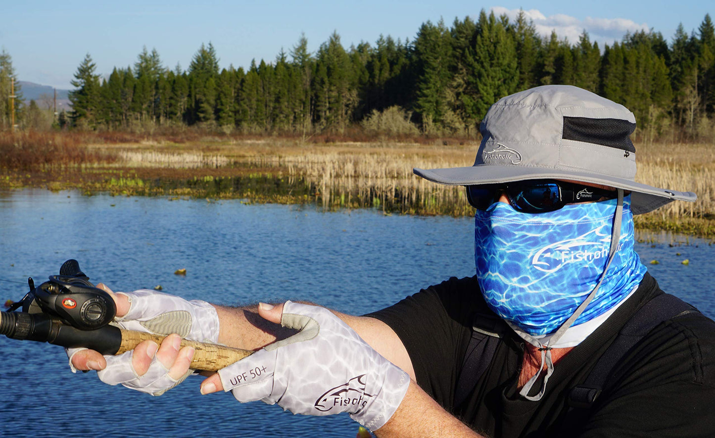 Fishoholic UPF50+ Fingerless Fishing Gloves - Sticky Grip Sun Protection Glove - Kayaking Paddling or Rowing