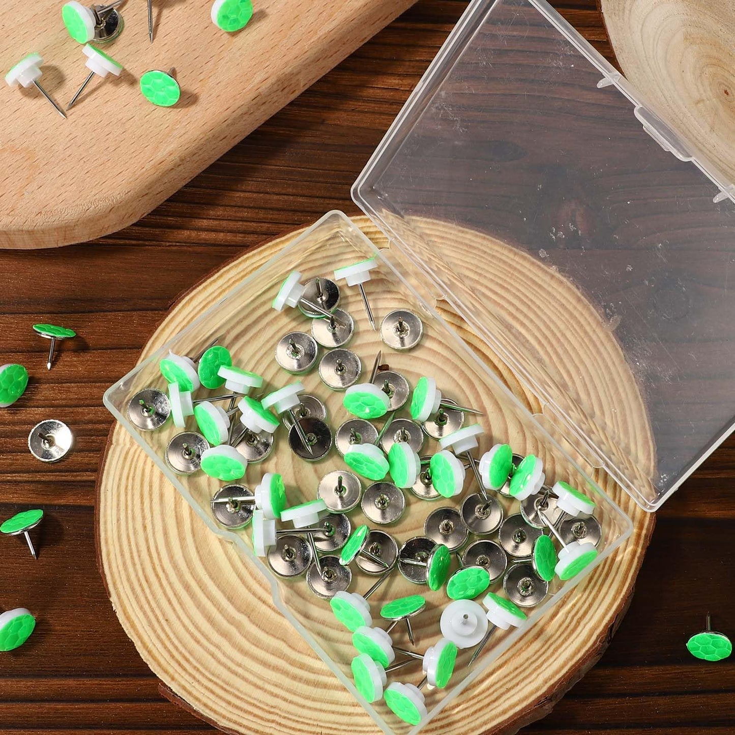 Lyreh 100pcs Reflective Tacks for Trail Marking, 2 Styles High Visibility Glow Tacks Marking Pegs Reflective Trail Markers for Hunting Hiking Tree Stand Camping