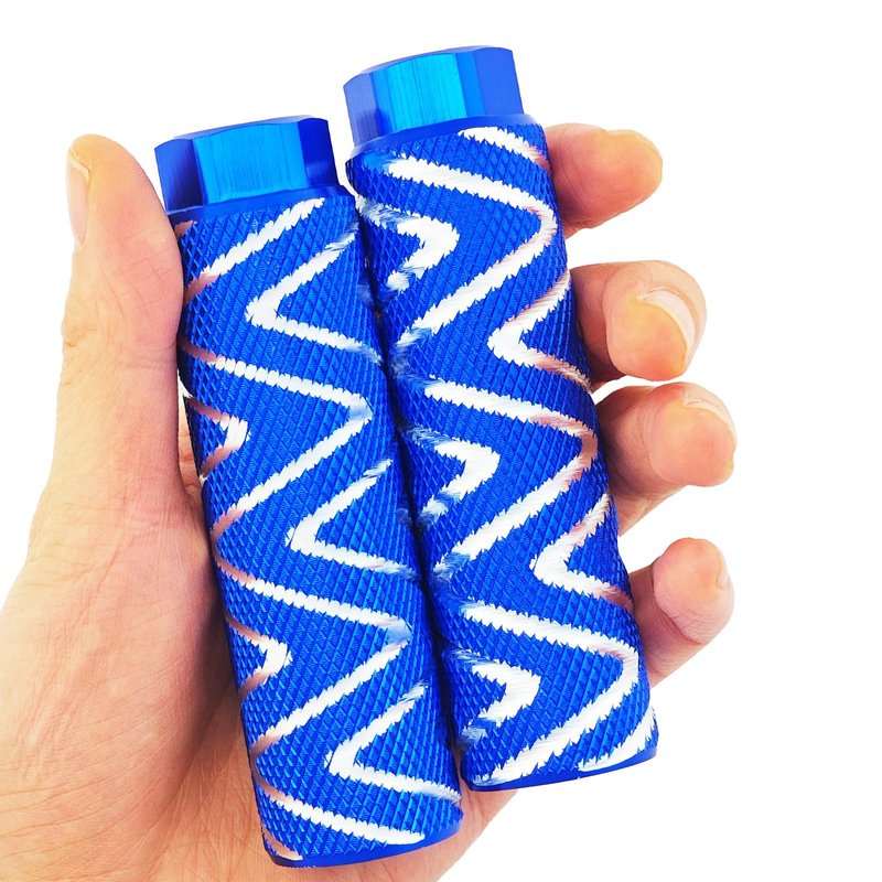 Zelerdo 4 Pack Aluminum Alloy Bike Pegs Foot Pedals Backseats Stands Fit 3/8 inch Axles (Blue Mixed Silver, 100x28 mm)