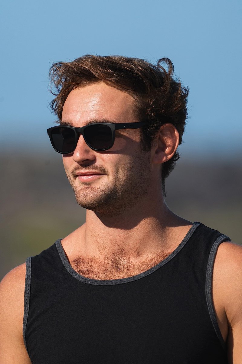 Tifosi Optics Swank Sunglasses Bundle with Case and Eyewear Straps (Blackout/Smoke)